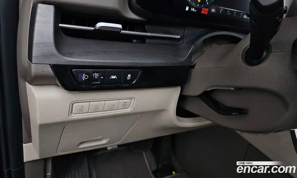 Kia Canival 2023 3.5 Автомат в Москве № 855094, фото 16