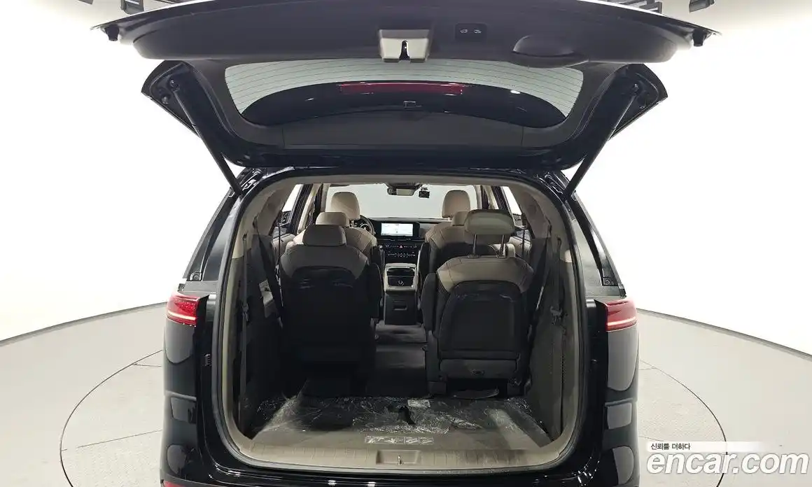 Kia Canival 2023 3.5 Автомат в Москве № 855094, фото 19