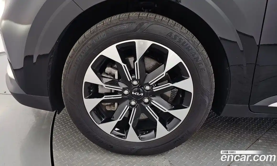 Kia Canival 2023 3.5 Автомат в Москве № 855094, фото 4