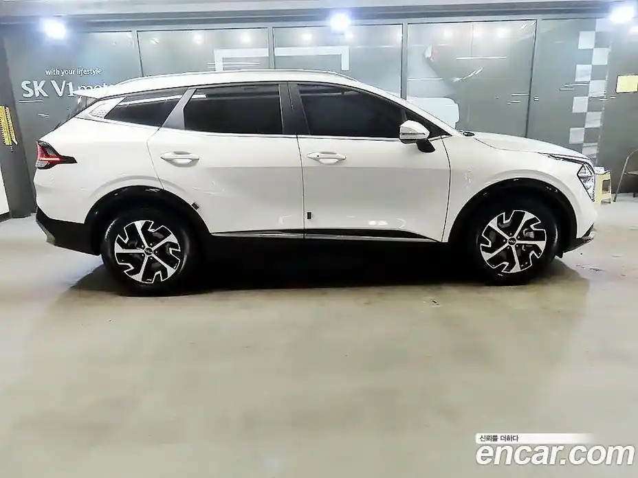 Kia Sportage 2023 1.6 Автомат в Москве № 855453, фото 3