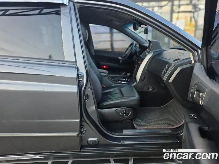 SsangYong Korando 2013 2.0 Автомат в Москве № 857113, фото 17