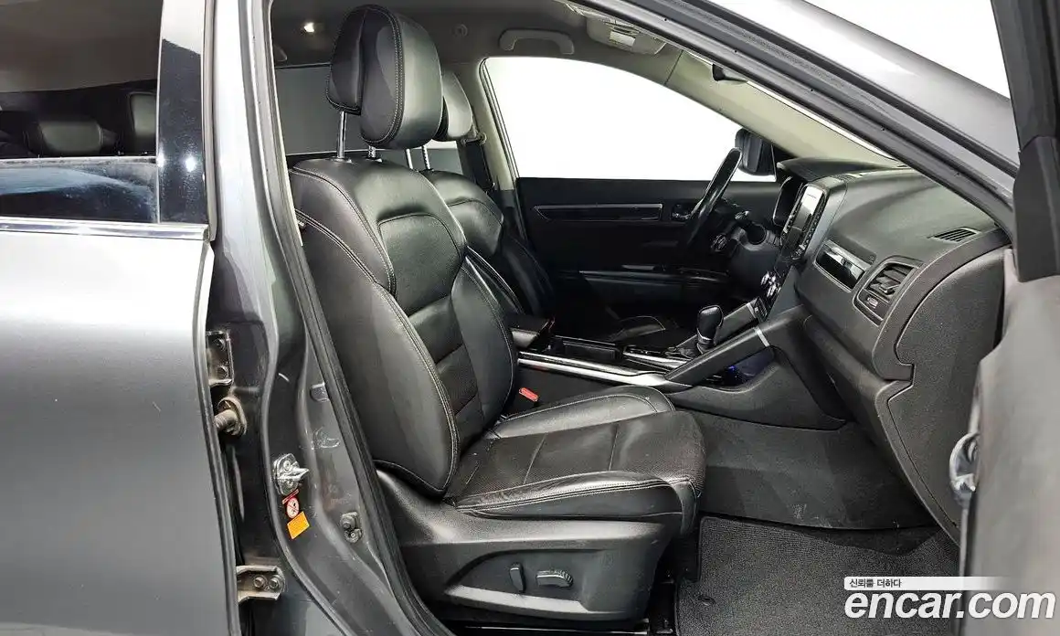 Renault QM6 2017 2.0 Автомат в Москве № 885828, фото 10