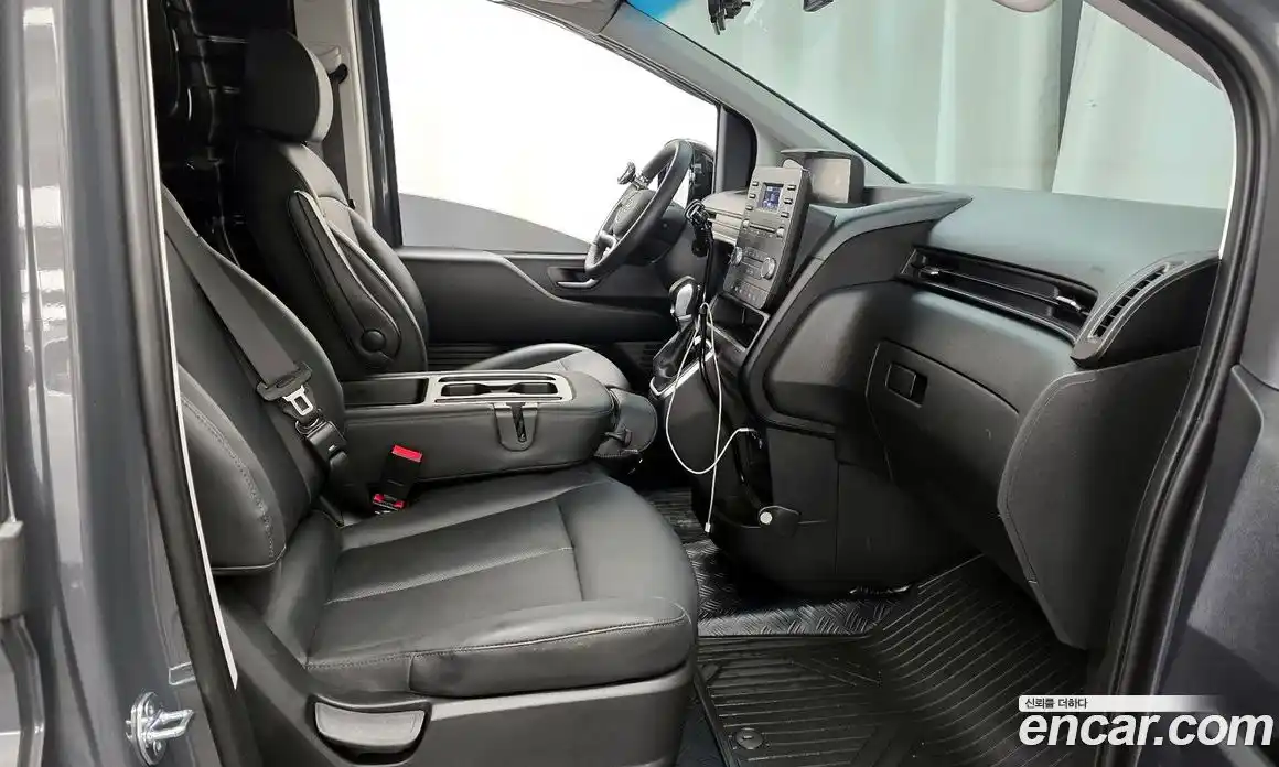 Hyundai Staria 2025 3.5 Автомат в Москве № 885908, фото 11