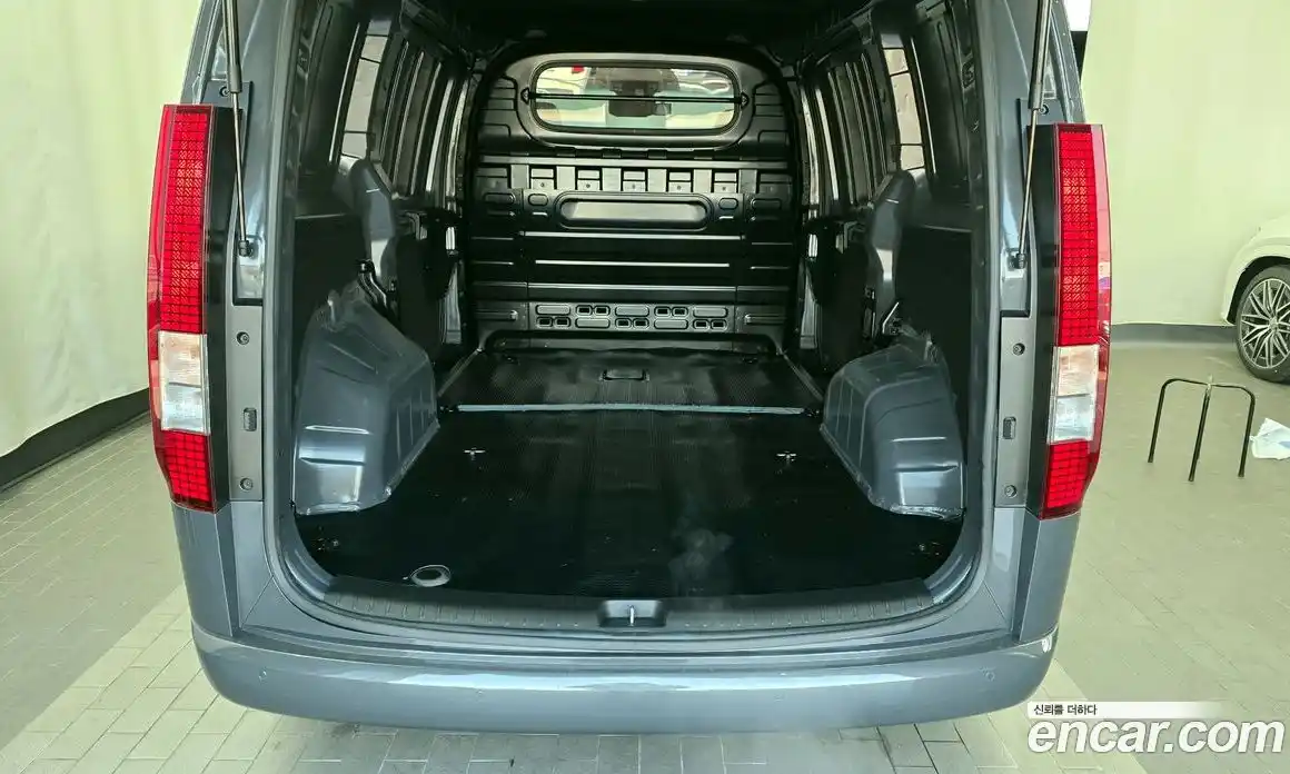 Hyundai Staria 2025 3.5 Автомат в Москве № 885908, фото 20