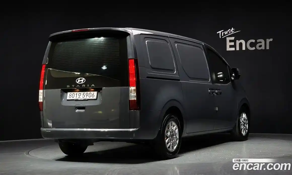 Hyundai Staria 2025 3.5 Автомат в Москве № 885908, фото 2