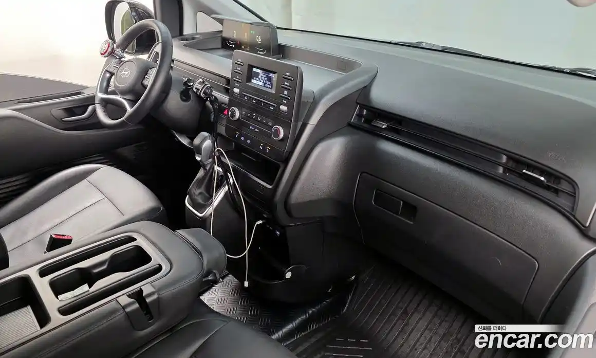 Hyundai Staria 2025 3.5 Автомат в Москве № 885908, фото 7