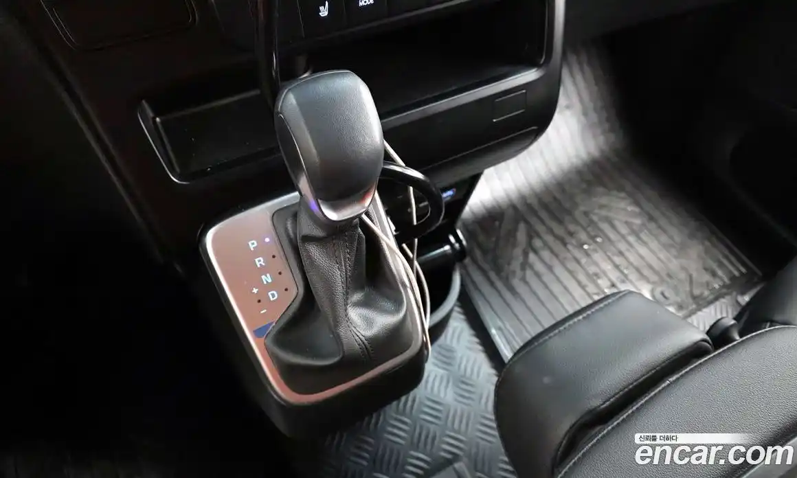 Hyundai Staria 2025 3.5 Автомат в Москве № 885908, фото 9