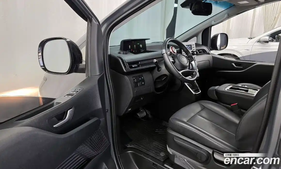 Hyundai Staria 2025 3.5 Автомат в Москве № 885908, фото 10