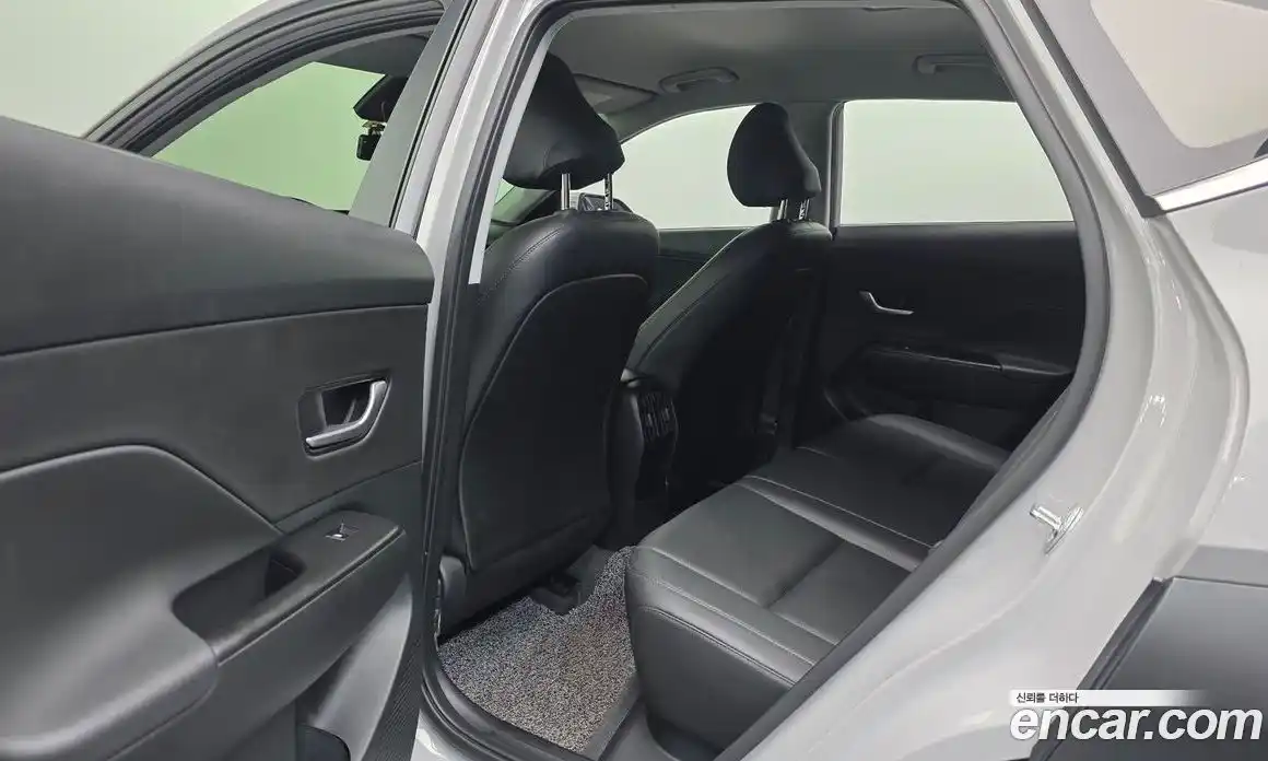 Hyundai Kona 2023 2.0 Автомат в Москве № 886653, фото 18