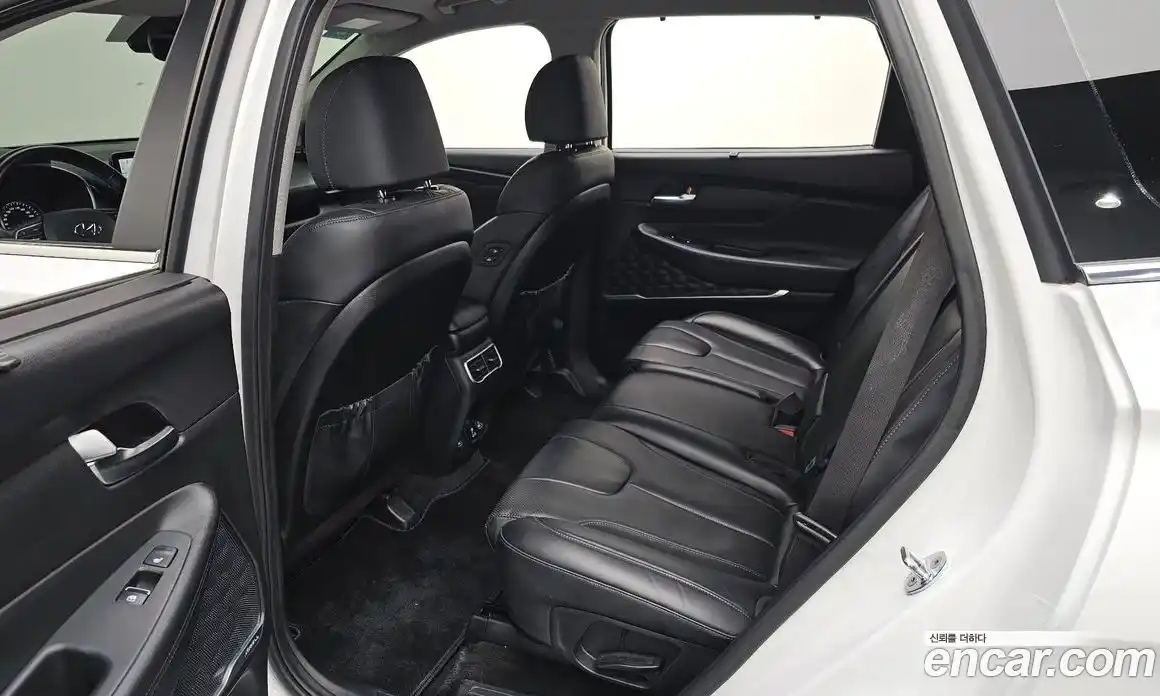 Hyundai Santa Fe 2022 1.6 Автомат в Москве № 886759, фото 11