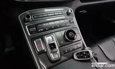 Hyundai Santa Fe 2022 1.6 Автомат в Москве № 886759, миниатюра 8