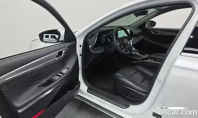 Hyundai Grandeur 2022 2.5 Автомат в Москве № 886825, миниатюра 11