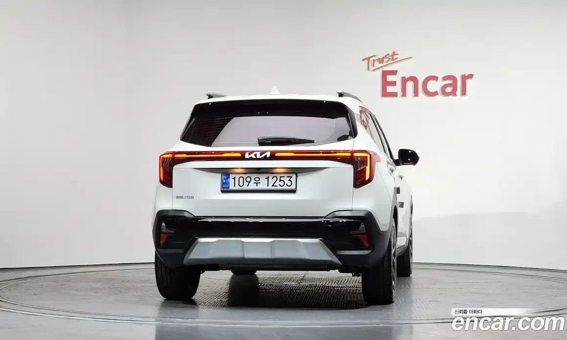 Kia Seltos 2024 1.6 гидро в Москве № 887324, фото 3