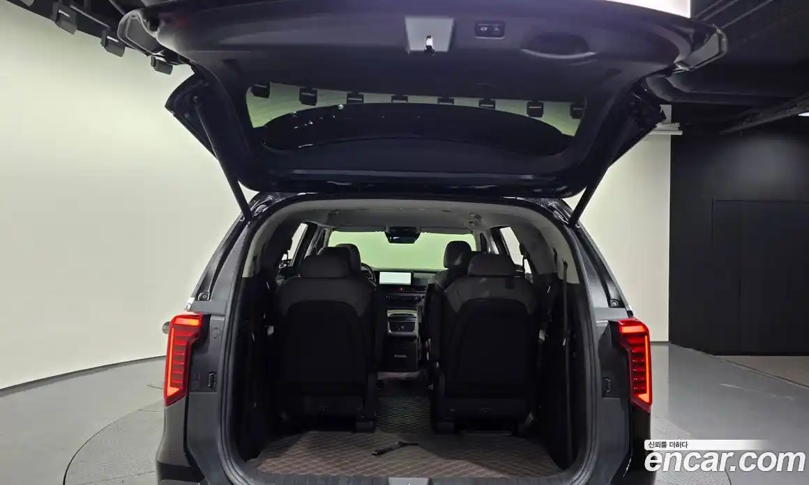 Kia Canival 2024 3.5 Автомат в Москве № 887328, фото 19