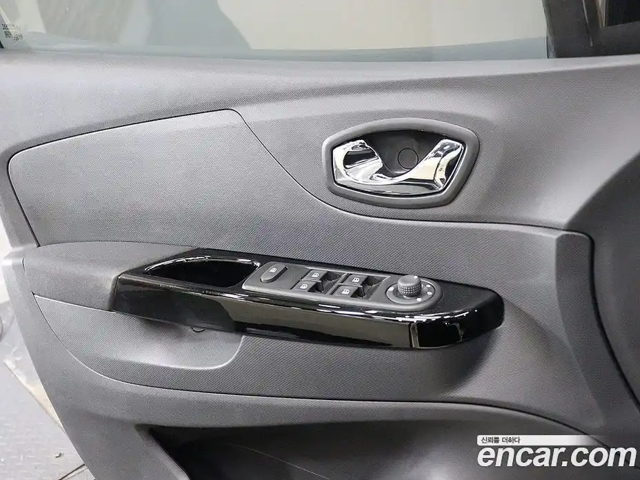 Renault QM3 2015 1.5 Автомат в Москве № 887346, фото 14