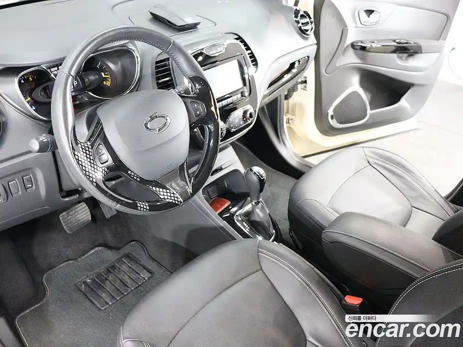 Renault QM3 2015 1.5 Автомат в Москве № 887346, фото 18