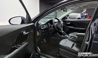 Kia Niro 2016 1.6 гидро в Москве № 888048, миниатюра 11