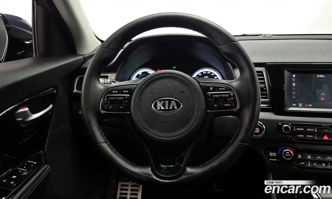 Kia Niro 2016 1.6 гидро в Москве № 888048, фото 13