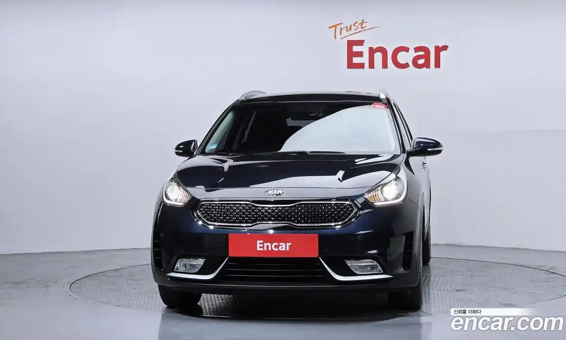 Kia Niro 2016 1.6 гидро в Москве № 888048, фото 3