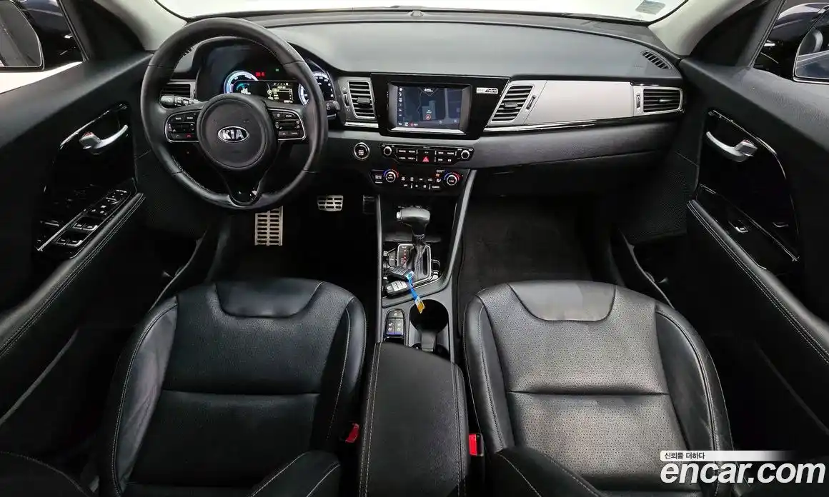 Kia Niro 2016 1.6 гидро в Москве № 888048, фото 7