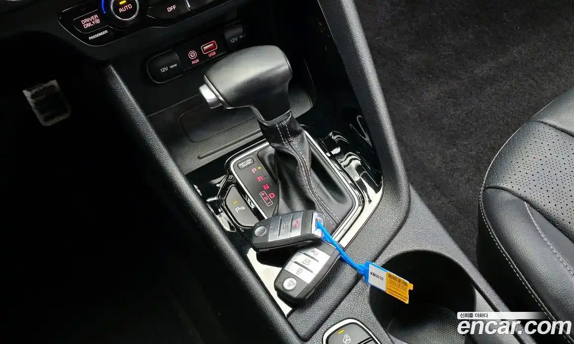 Kia Niro 2016 1.6 гидро в Москве № 888048, фото 9