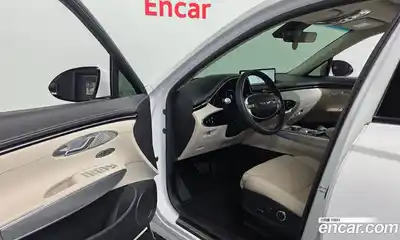 Genesis GV70 2023 2.5 Автомат в Москве № 888636, миниатюра 10