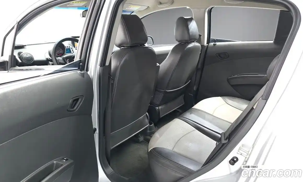 Chevrolet Spark 2011 1.0 Автомат в Москве № 890640, фото 12