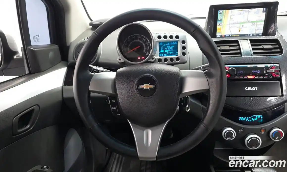 Chevrolet Spark 2011 1.0 Автомат в Москве № 890640, фото 13