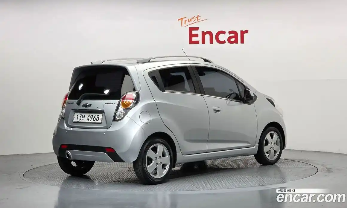Chevrolet Spark 2011 1.0 Автомат в Москве № 890640, фото 2