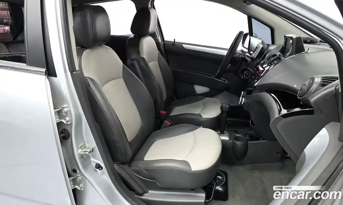 Chevrolet Spark 2011 1.0 Автомат в Москве № 890640, фото 10