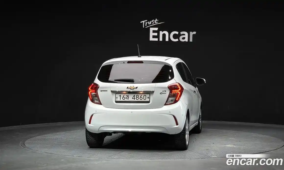 Chevrolet Spark 2016 1.0 гидро в Москве, фото 4
