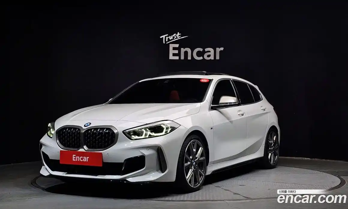 BMW 1-Series 2023 2.0 Автомат в Москве № 891719, фото 1