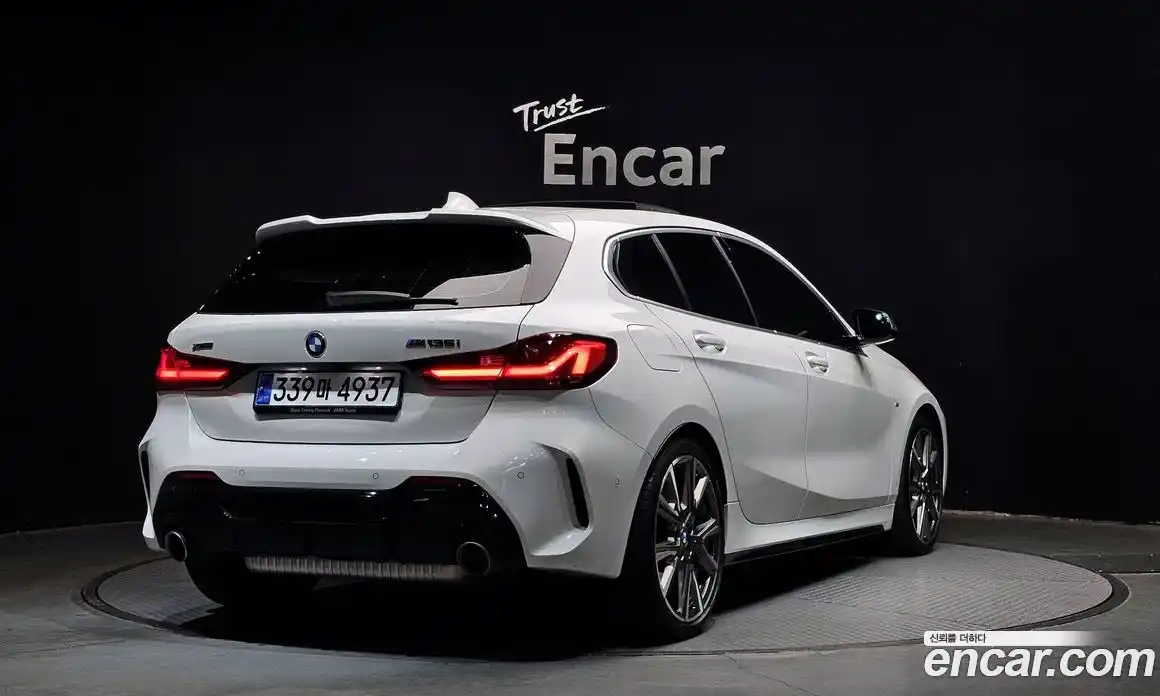 BMW 1-Series 2023 2.0 Автомат в Москве № 891719, фото 2