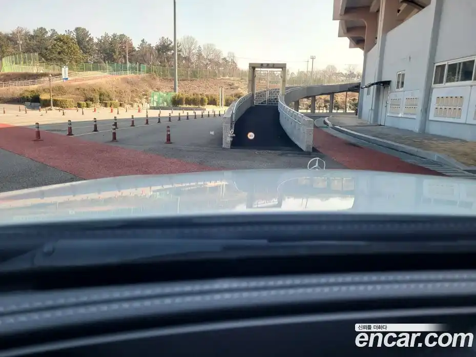 Mercedes-Benz E-Class 2022 2.0 Автомат в Москве № 892701, фото 16