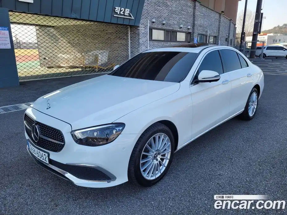 Mercedes-Benz E-Class 2022 2.0 Автомат в Москве № 892701, фото 3