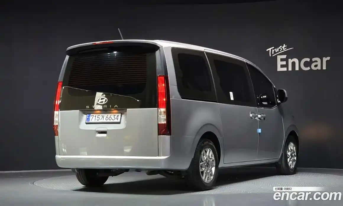 Hyundai Staria 2024 1.6 Автомат в Москве № 130855, фото 2