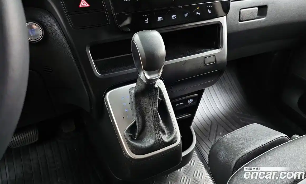 Hyundai Staria 2024 1.6 Автомат в Москве № 130855, фото 9