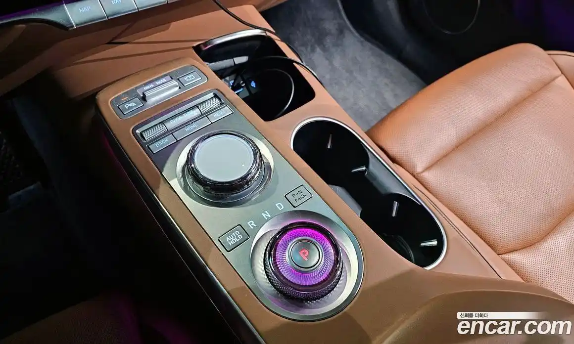 Genesis GV70 2023 2.5 гидро в Москве № 58342, фото 9