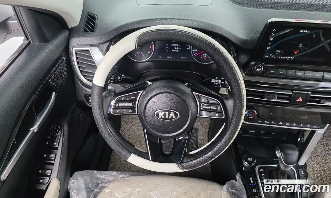 Kia Seltos 2021 1.6 Автомат в Москве № 855202, фото 13