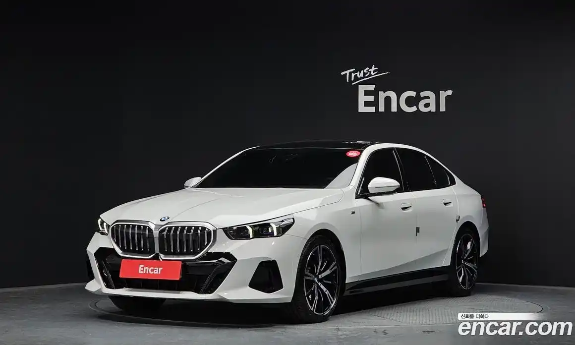 BMW 5-Series 2025 2.0 Автомат в Москве № 855526, фото 1