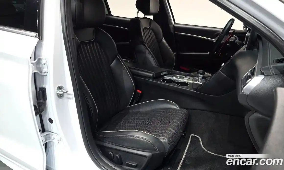 Genesis G70 2019 2.0 Классический в Москве № 856180, фото 10