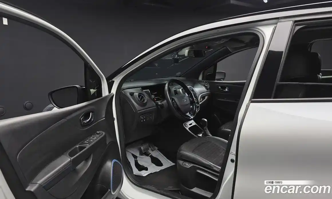 Renault QM3 2017 1.5 Автомат в Москве № 886447, фото 10