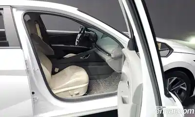 Hyundai Avante 2023 1.6 Автомат в Москве № 886684, миниатюра 11