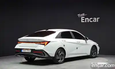 Hyundai Avante 2023 1.6 Автомат в Москве № 886684, миниатюра 2