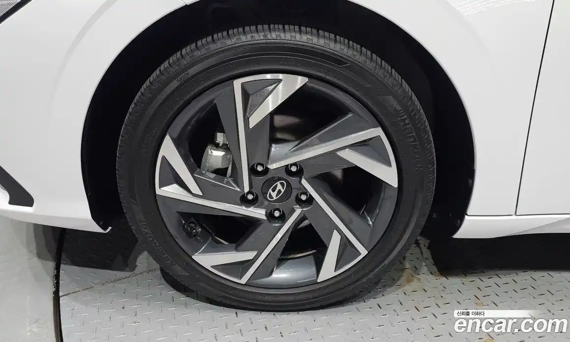 Hyundai Avante 2023 1.6 Автомат в Москве № 886684, фото 5