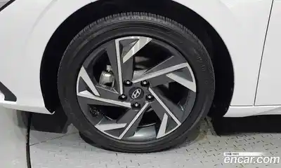 Hyundai Avante 2023 1.6 Автомат в Москве № 886684, миниатюра 5