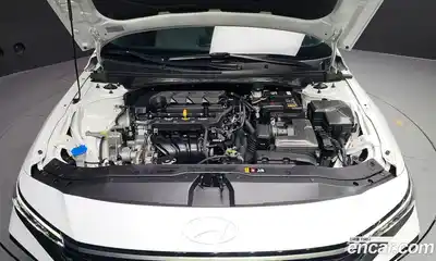 Hyundai Avante 2023 1.6 Автомат в Москве № 886684, миниатюра 6