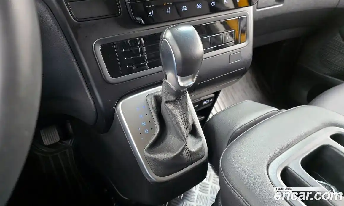 Hyundai Staria 2023 3.5 Автомат в Москве № 887029, фото 9