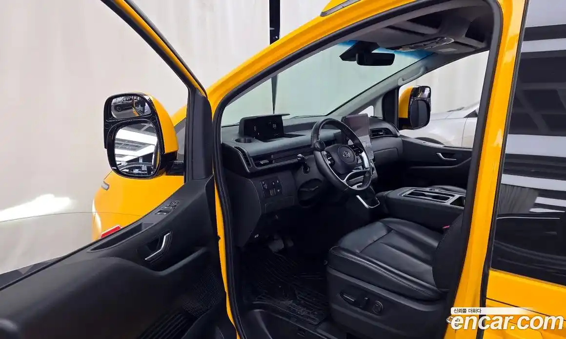 Hyundai Staria 2023 3.5 Автомат в Москве № 887029, фото 10