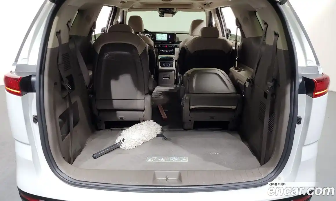 Kia Canival 2023 2.2 Автомат в Москве № 887180, фото 19